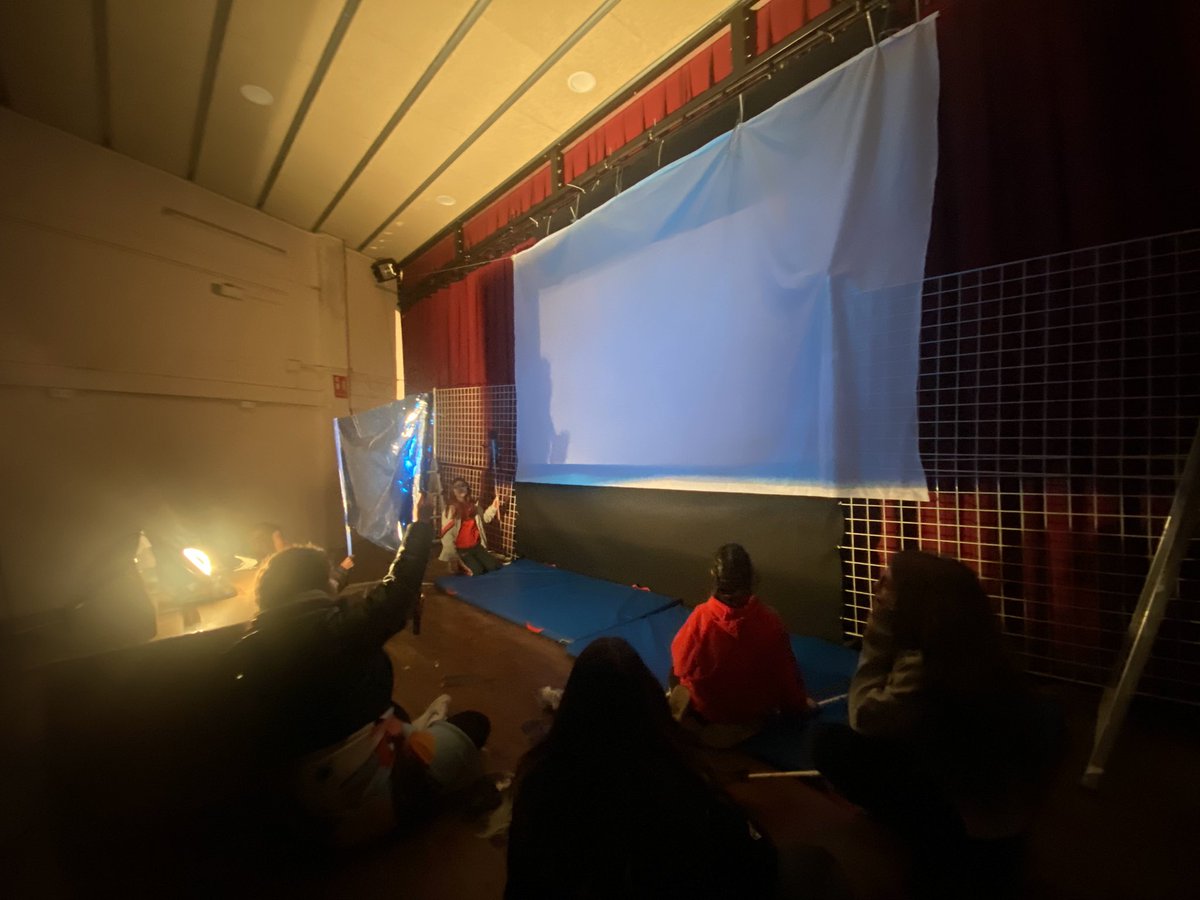 FEP_mac's tweet photo. #ProjecteBlau #DENIP2023 #Totapunt #ESO1 #espectacular #nervis #il·lusió #mar #vides #mediambient @eco_fep @escolesFEP https://t.co/0rb8AIhROX