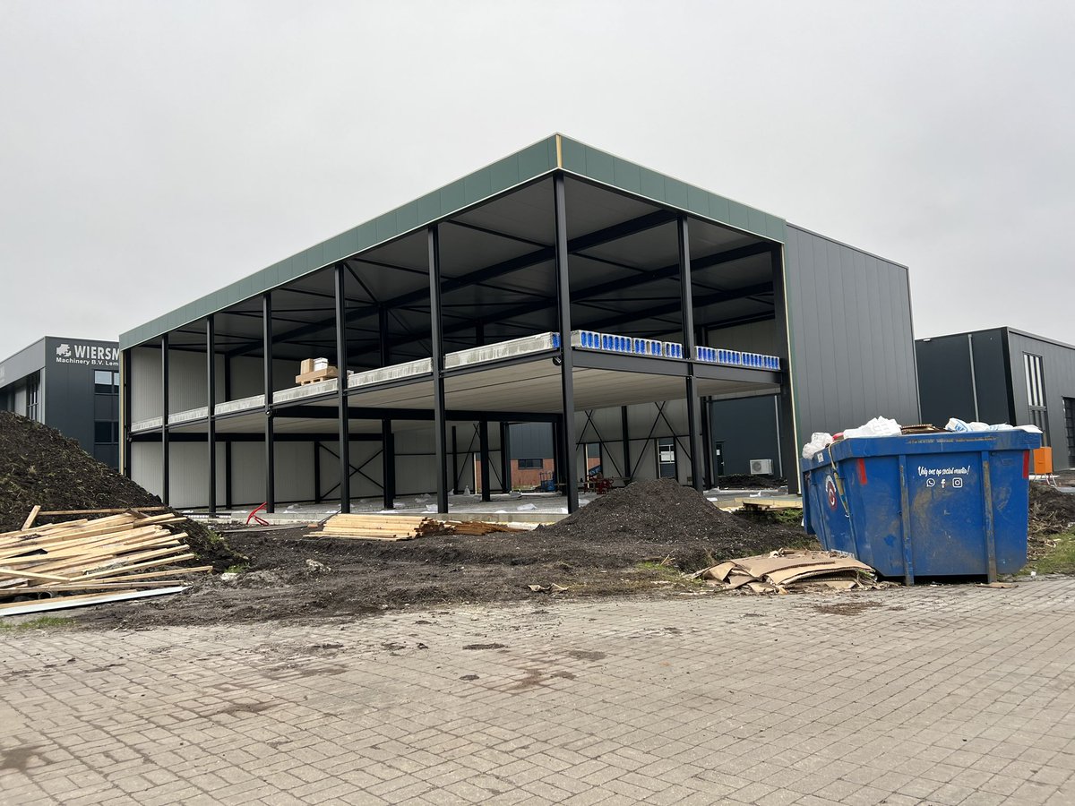 BB_KAMPEN's tweet photo. #Nieuwbouw #bedrijfspand te #Lemmer in aanbouw.

Bouwkudigburo Kampen mocht hiervoor het #ontwerp, #tekenwerk, #vergunningsaanvraag en #milieu melding verzorgen. https://t.co/maPFHer51d