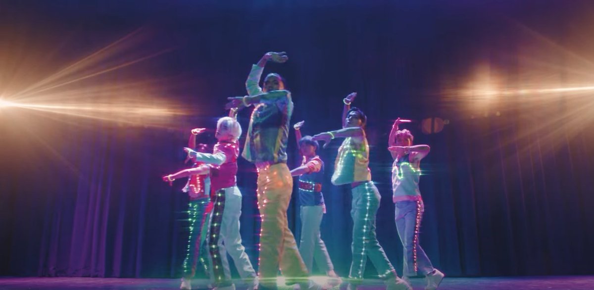 rjihongbees's tweet photo. ppop is still a copycat of kpop????? istaphhhh coz maharani is on the way to raise the flag🤎🤎🤎

MAHARANI MV PREMIERE
#ALAMATMaharani #ALAMAT
@Official_ALAMAT https://t.co/fhSJzgLZPw
