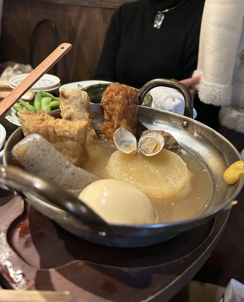 emuemu_3320's tweet photo. 三軒茶屋のメジロオシ🦉！
たばこも吸えてお洒落なグラスのお酒に美味しいお料理
平日でも賑わってる人気店
系列店も素敵な居酒屋多いから制覇していきたい〜🍺 https://t.co/LSoNNgkYK4