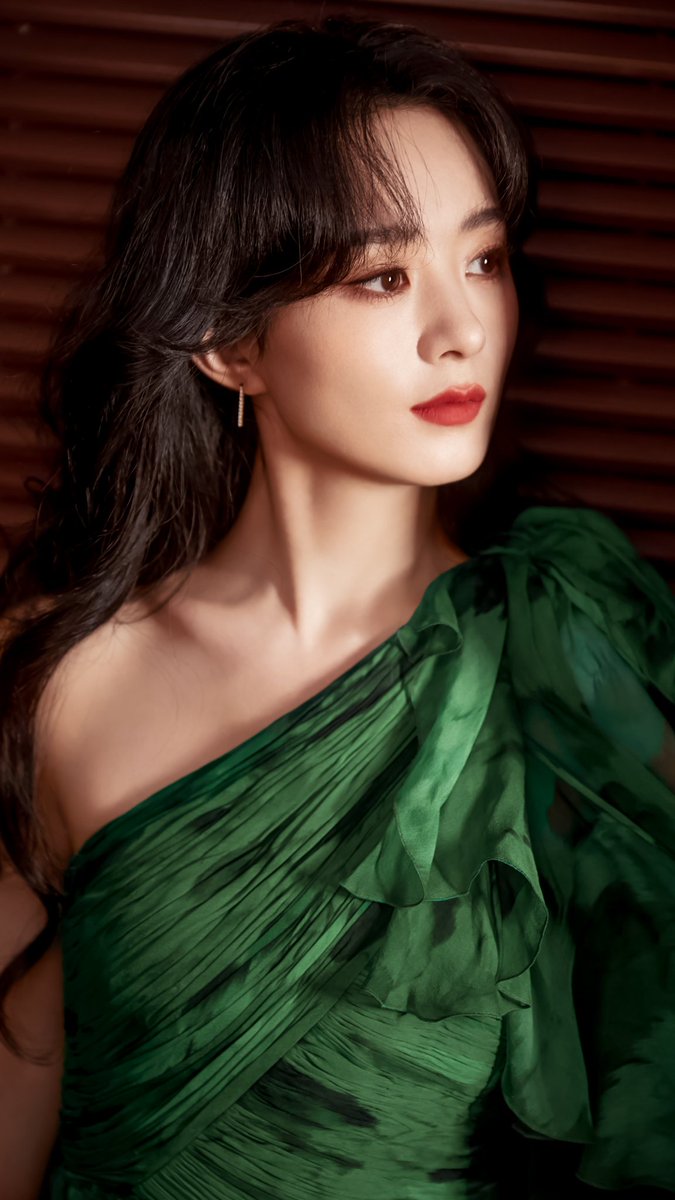 xiamaranema's tweet photo. What a beautiful lady #zhaoliying https://t.co/8gSLfpaqEf