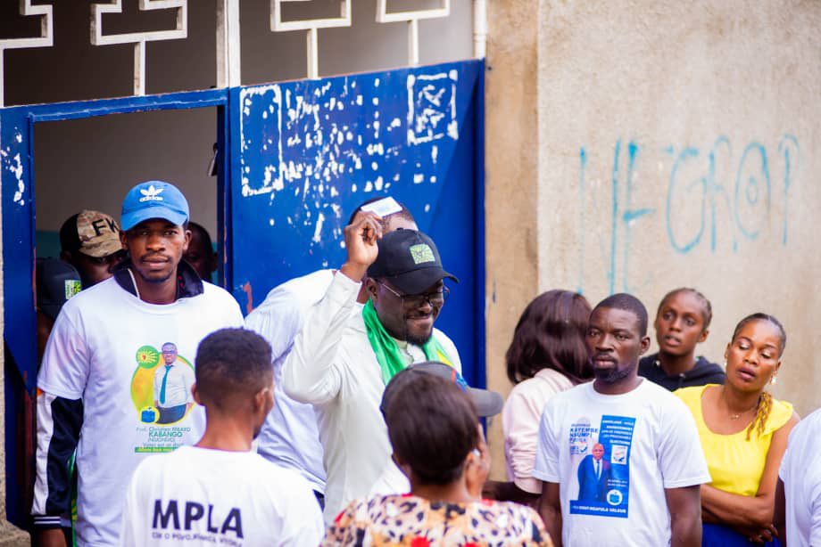 Dimanche 22/01/2023 dans la commune de Mont-Ngafula le camarade Délégué Général, Prof Christian Mbayo Kabango <a href="/Docchris2/">Christian Mbayo</a> a rempli son devoir civique en s’enrôlant afin d’obtenir sa carte l’électeur pour les élections de décembre de la même année. <a href="/Aac_Officiel/">AAC Officiel</a>