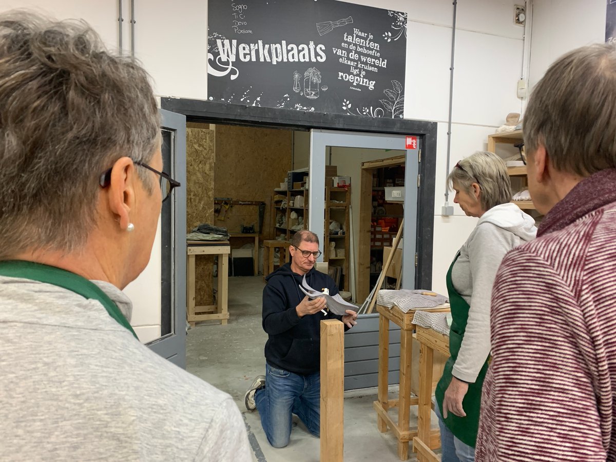 simone van olst tweet media