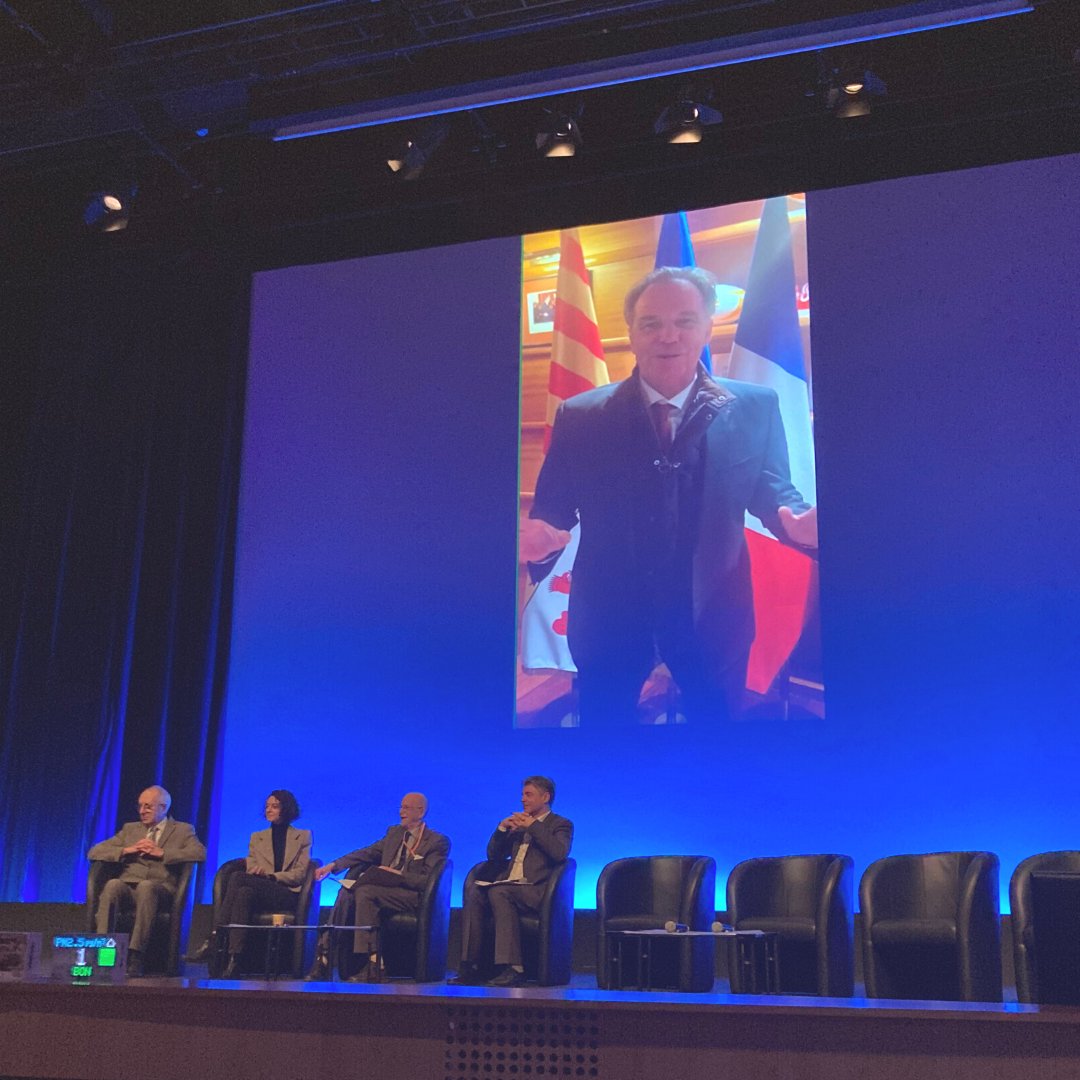 Félicitations à <a href="/AtmoSud/">AtmoSud</a> et ses 50 ans de surveillance de la #qualitédelair. Le réflexe #air est désormais pris dans l’élaboration de la loi.

En tant que membre du Cons. Nat. de l’Air, je poursuivrai un travail tourné vers les territoires : ZFE, air dans les écoles et #maritime