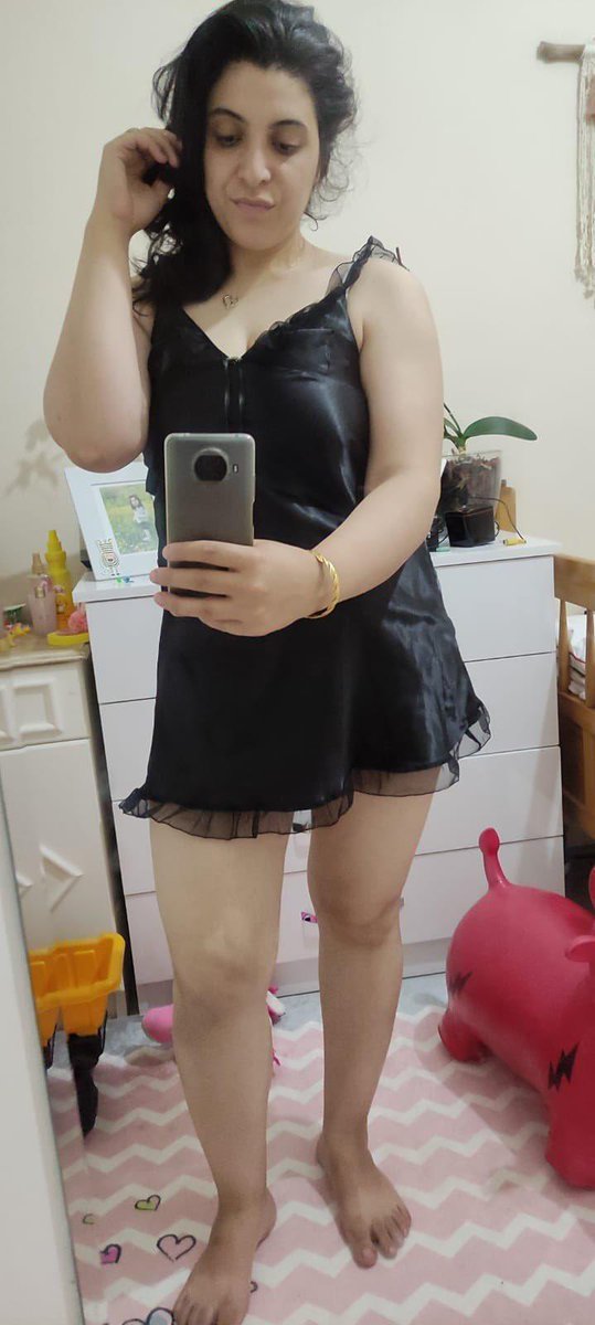 Kürt türbanlı olgun ev hanımı