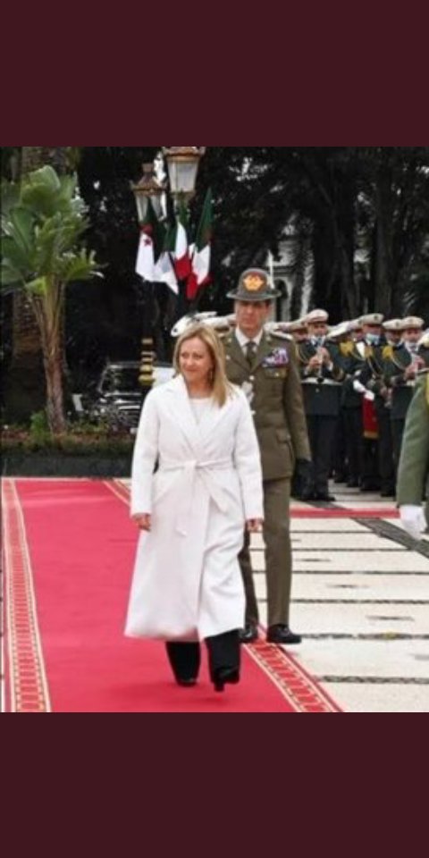 Avvisatemi che c'era la parata, non mi presentata in accappatoio, e che CZ