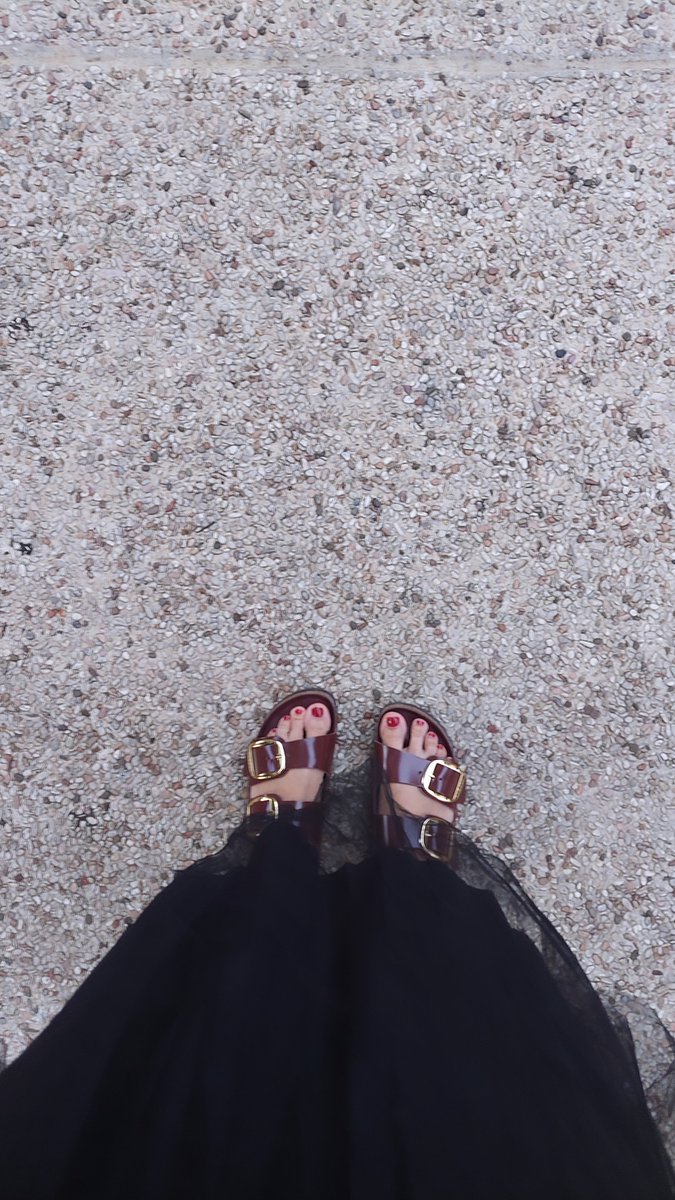 iimfahima's tweet photo. Tadi pagi niat mau lari sore, terpaksa ganti jalan santai karena mens menyerang. 

Pusing, kliyengan, pegel.

Gw pikir kalo  40+ tuh mens  ga rewel, ternyata tetep aja kayak remaja usia belasan.

Tubuh perempuan tuh ya, banyak yg harus diantisipasi.

Siapa yg pengalaman sama? https://t.co/P68Hlso7X4
