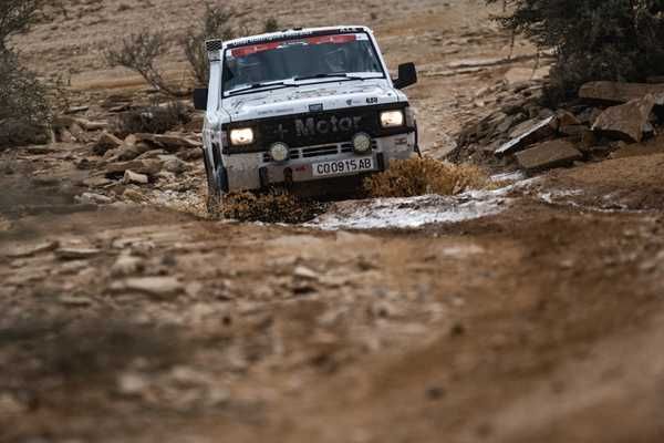 vitoriagasteiz's tweet photo. Duela 2 hilabete Asier Duarte gidari gasteiztarrak bat egin zuen Dakarreko abenturarekin Saudi Arabian. Nissan Patrol pilotuak Vitoria-Gasteiz izena 88tik 23. postu duinera eraman du eta H1 kategoriako 10. postuan sailkatu da. Zorionak!! https://t.co/m9zDOeXArz