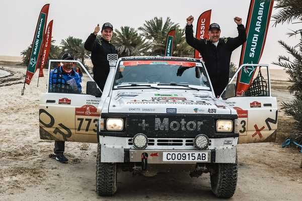 vitoriagasteiz's tweet photo. Hace 2 meses el piloto gasteiztarra Asier Duarte se sumó a la aventura del Dakar Classic en Arabia Saudí. El Nissan Patrol que ha pilotado ha llevado el nombre de Vitoria-Gasteiz a un más que digno puesto 23 de 88 y se ha clasificado en el número 10 de la categoría H1. Zorionak!! https://t.co/Nu1Nv3tocL