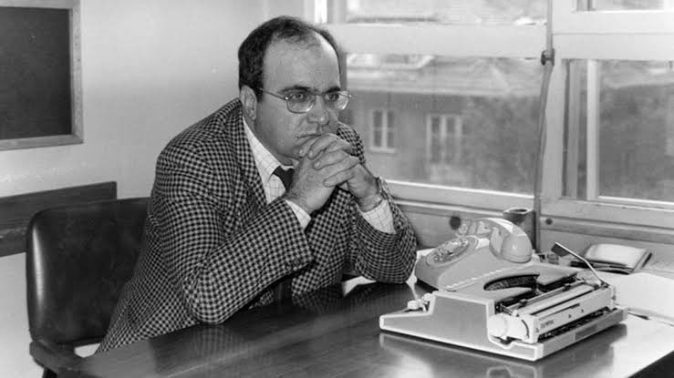 m3vzu's tweet photo. “Bir keskin kalem, bir kırık gözlük
Yürekli yiğitlere hatıran olsun…”

Aziz ruhun şad olsun…

#UğurMumcu https://t.co/ePhXE0INy2