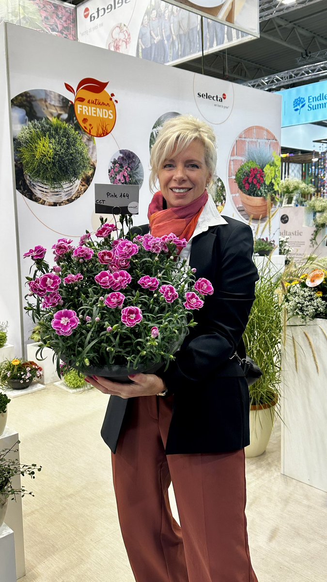 Tanya Carvalho (@tanyacbloomdiva) on Twitter photo Come see me today and tomorrow at Selecta One booth Hall 2, Stand 2D21 IPM show in Essen! <a href="/SelectaOneNA/">Selecta One</a> #bloomdiva #flowers #blooms Come see me today and tomorrow at Selecta One booth Hall 2, Stand 2D21 IPM show in Essen! <a href="/SelectaOneNA/">Selecta One</a> #bloomdiva #flowers #blooms