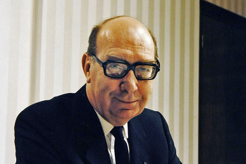 Put two iconic poets of the twentieth century side by side and you get some fascinating conversation. Join Lyn with <a href="/bruce956/">Bruce Lindsay</a> and @WholeHogg on the first Tiny episode of 2023- out on Friday 27th January.