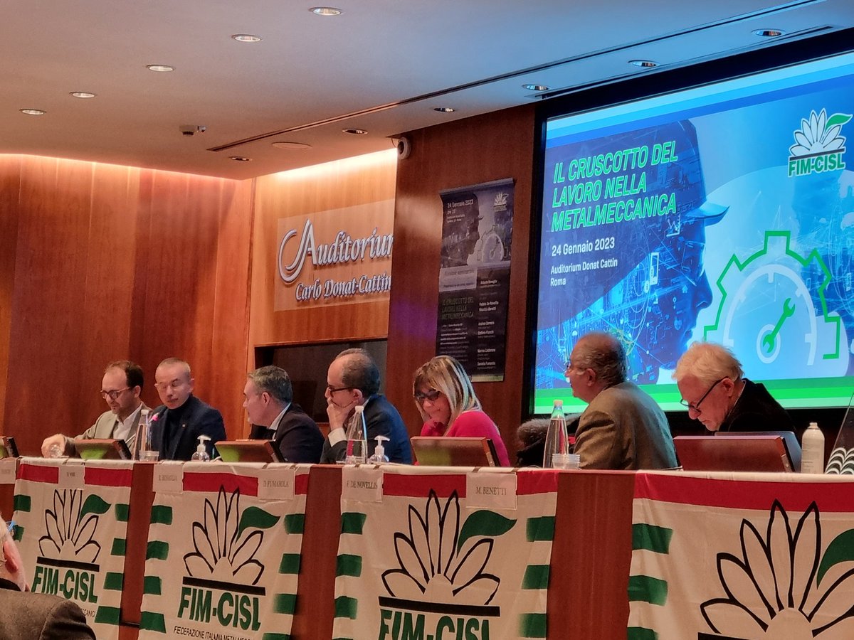 Federmeccanica's tweet photo. "Le #relazioniindustriali sono entrate in un percorso riformatore grazie agli ultimi due rinnovi del #ccnlmetalmeccanico : dal diritto soggettivo alla #formazione alla riforma dell" #inquadramento" . 
Il Dg @ste_franchi oggi al Convegno #FimCisl a Roma. https://t.co/brDvusLAbv