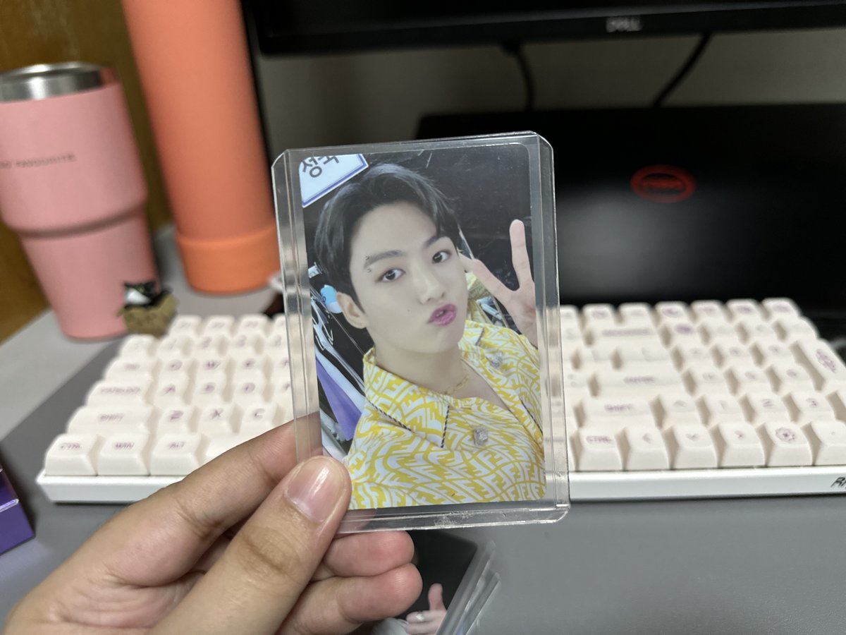vastreia's tweet photo. ꒰ wts lfb bts ph • #tindanireia ꒱

✧ swz bluray + sg22 pc jungkook✦

📓 𓏔 ₱2700 payo • ₱2800 1wk dop

╰ onhand
╰ prio payo
╰ mop: gcash • ub
╰ mod: gogoexpress • sdd

🍬 𓏔 mine or dm to claim ⟢ https://t.co/58gAte3uZR
