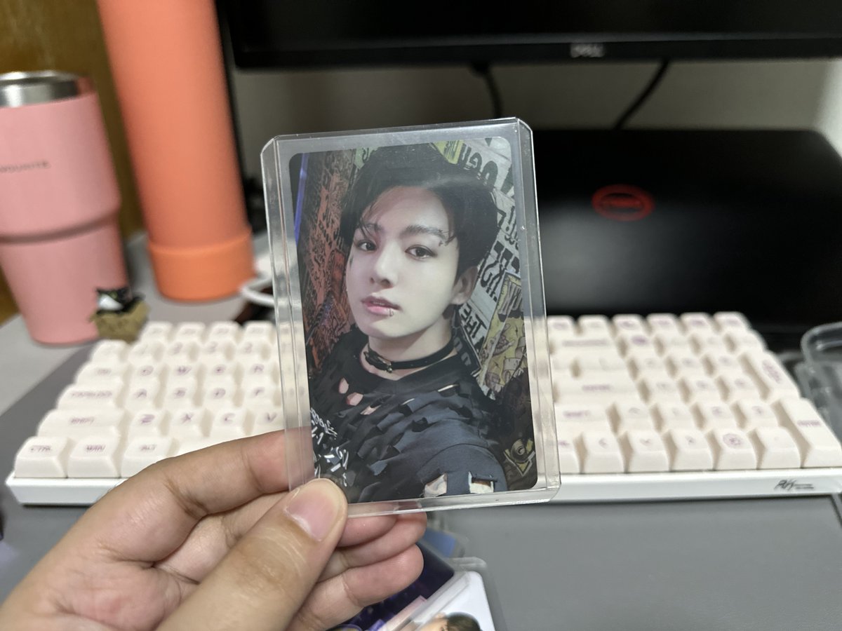 vastreia's tweet photo. ꒰ wts lfb bts ph • #tindanireia ꒱

✧ swz bluray + sg22 pc jungkook✦

📓 𓏔 ₱2700 payo • ₱2800 1wk dop

╰ onhand
╰ prio payo
╰ mop: gcash • ub
╰ mod: gogoexpress • sdd

🍬 𓏔 mine or dm to claim ⟢ https://t.co/58gAte3uZR