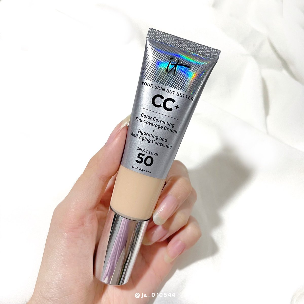 ja_010544's tweet photo. ลูกรักกลับมาแล้วเติมของทุกสี !
ตัวเดียวผิวกริบ🥹 Your Skin But Better CC+ Cream ของ IT Cosmetics มีSPF50+ ปกปิดดี เบลอรูขุมขนเริ่ดด ผิวสวยมีความฉ่ำเบาๆ และน้องดีงามตรงที่เป็นรองพื้นที่บำรุงผิวไปในตัวด้วย ช่วยให้ผิวกระจ่างใส+ชุ่มชื้นขึ้น ตัวเดียวจบๆ #ITCosmeticsTH https://t.co/Y1NllfgvCb