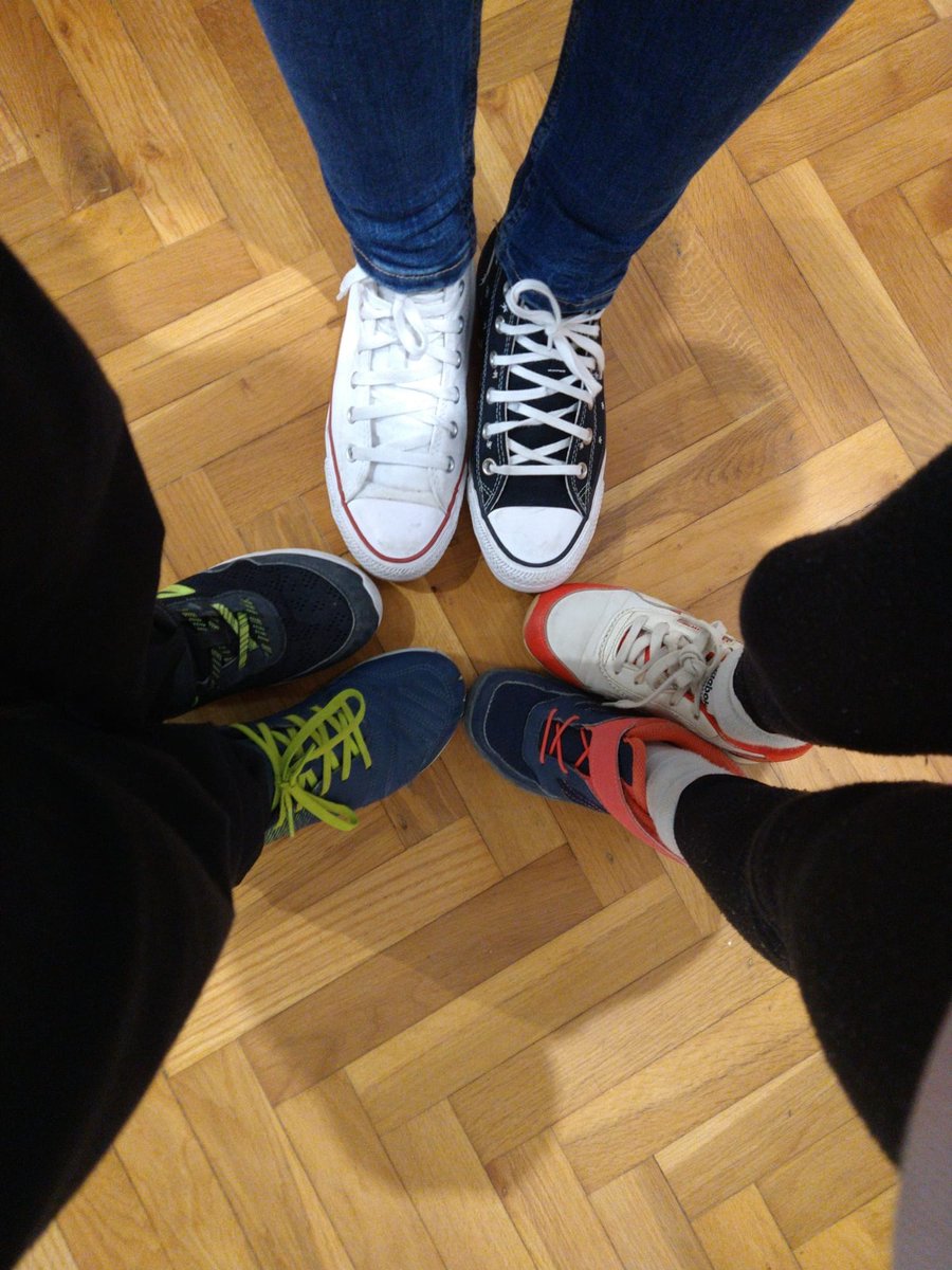 En el Dia Internacional de l’Educació, jo em calço diferent per reclamar que <a href="/educaciocat/">Educació</a> apliqui el Decret d’educació inclusiva 👟👞
Perquè si no és inclusiva, no és educació!

🟠 Suma't a la campanya #JoTambéHiVullAnar <a href="/affac_cat/">aFFaC</a>