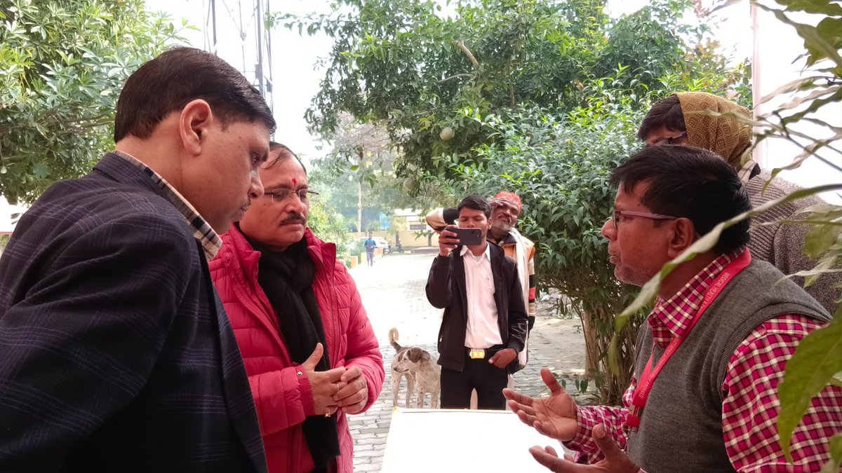 CMO_VARANASI's tweet photo. • राष्ट्रीय मानसिक स्वास्थ्य कार्यक्रम चोलापुर का उद्घाटन " सीएमओ वाराणसी" @CMO_VARANASI द्वारा
किया गया।।
@CMOfficeUP
#MentalHealthAwareness
#MentalhealthProgram
@DrMNPandeyMP
@brajeshpathakup https://t.co/5L5WV2WmkS