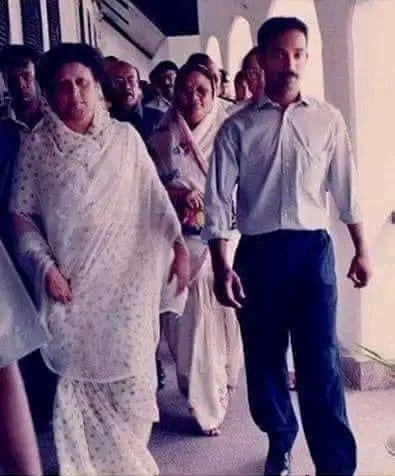 LHeteiza's tweet photo. ২৪শে জানুয়ারি-২০২৩
শহীদ প্রেসিডেন্ট জিয়াউর রহমান ও সাবেক প্রধানমন্ত্রী দেশনেত্রী বেগম খালেদা জিয়া'র কনিষ্ঠপুত্র এবং দেশনায়ক তারেক রহমানের প্রাণ প্রিয় ছোট ভাই বিশিষ্ট ক্রীড়াবিদ- মরহুম আরাফাত রহমান কোকো'র ৮ম মৃত্যু বার্ষিকীতে শ্রদ্ধা । https://t.co/6u2cKsCTYR
