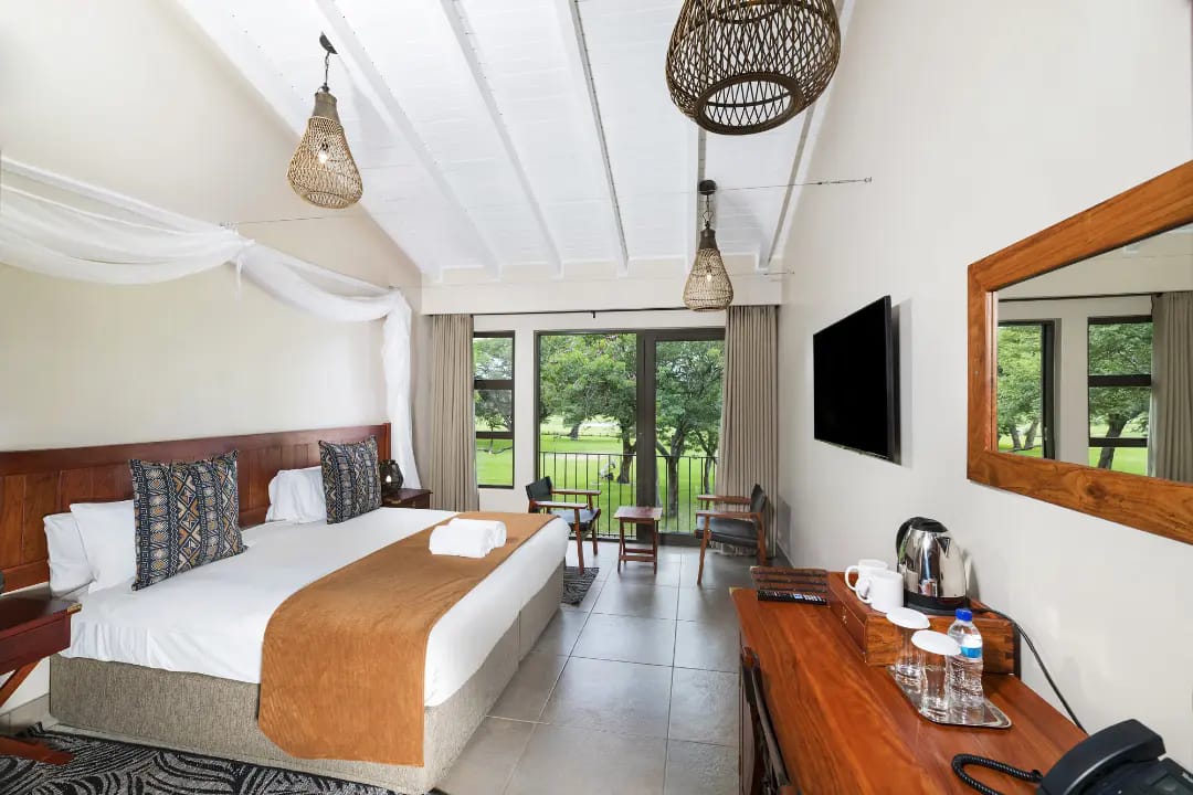 ScottyPhoto's tweet photo. When the rooms look this good its easy to photograph them! What do you think of the new look Hwange Safari Lodge I photographed  few weeks ago? #commercialphotographer #hospitalityphotography #tourismphotography #hotelphotography #hotelphotographer #scottyphotography https://t.co/tTxgkAFWzi