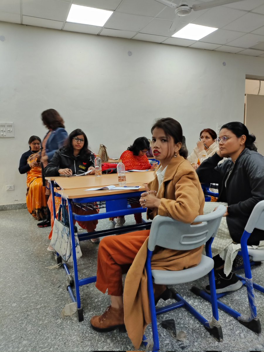 rgargmansa's tweet photo. Social media is the ultimate equaliser. It gives a voice and a platform to anyone willing to engage.” ~Amy Jo Martin 

In TDC Co Learning session, w are dweling into #socialmedia 
Why, what, need is being understood and acceptance is being made
@Dir_Education 
@TDCProgram https://t.co/yItYbOV4Xm