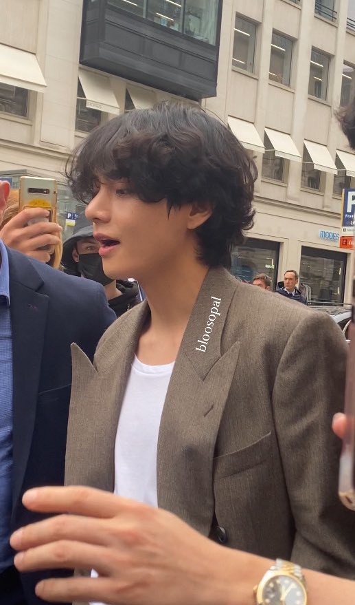 tkkcollab's tweet photo. eunwoo is crazy gorgeous but korean beauty standard is really not the overall standard and that's why taehyung will always be recognized as the ult visual on the international scale like let's be real na https://t.co/P6oUOmn4pQ