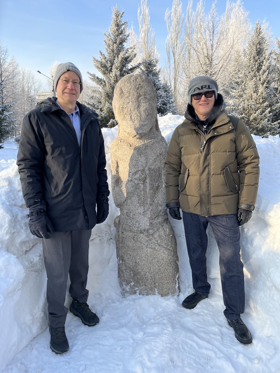 My introduction to the history of Өскемен and the East Kazakhstan Region: wonderful tour (mostly indoors!) with local entrepreneur and history buff Mukhtar Toibazarov. Here standing next to funerary stones in Kirov Park.