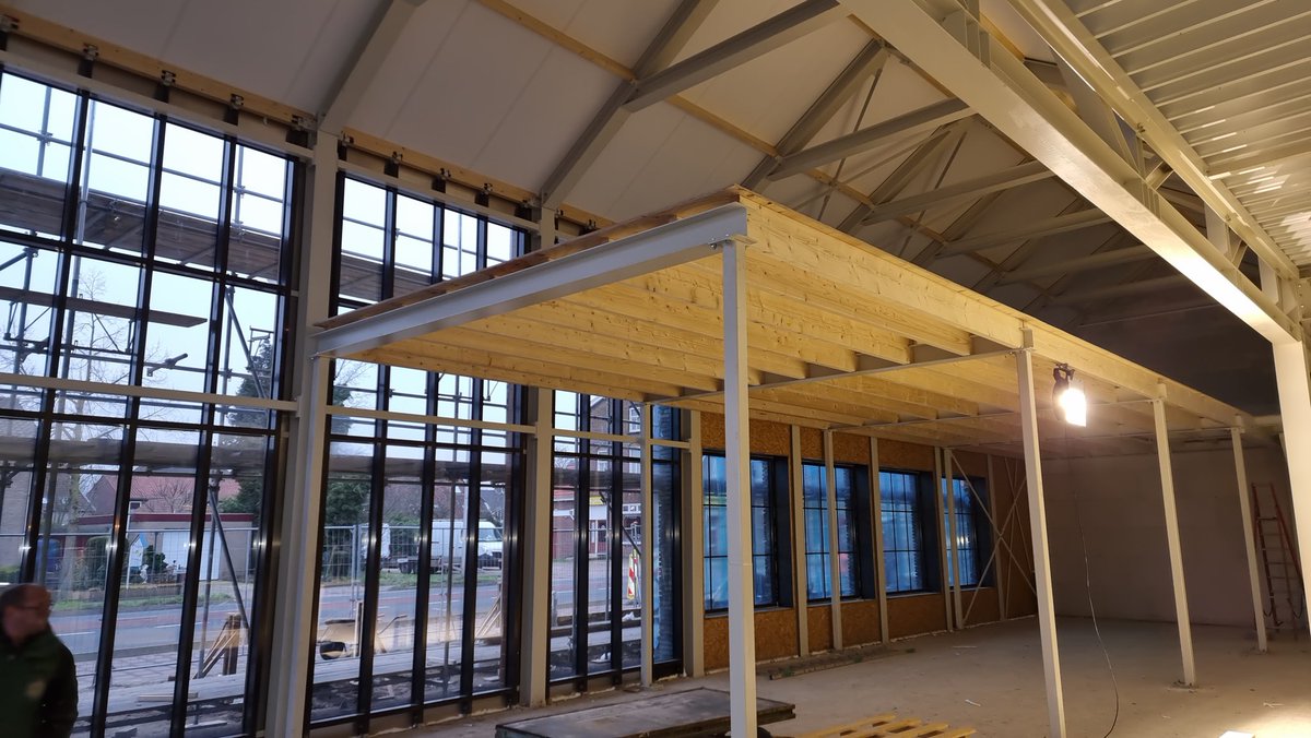 Ruwbouw jumbo in Mook, het einde is grotendeels al in het zicht