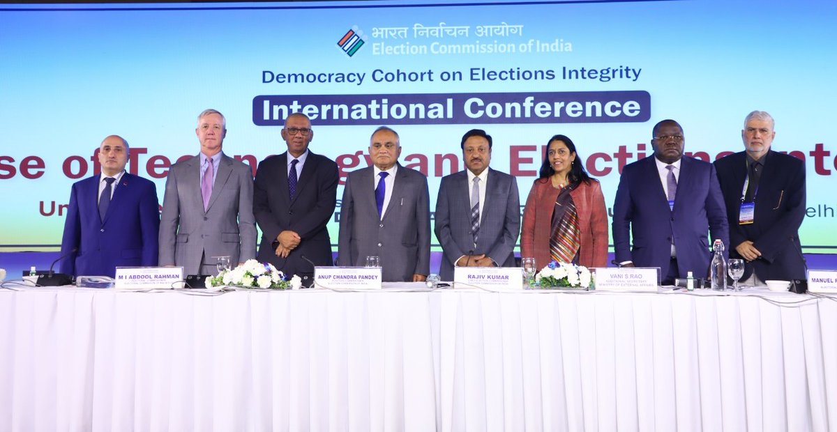 ECI successfully concludes two day International Conference on ‘Use of #Technology and Elections Integrity’ as the lead for the Cohort on ‘Election Integrity'. The address of the concluding ceremony was given by the Election Commissioner Sh Anup Chandra Pandey.
#Summit4Democracy
