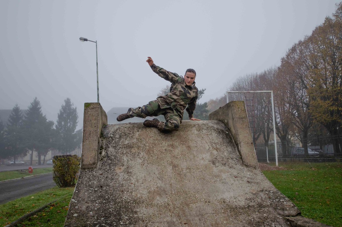 armeeszne's tweet photo. 🤼‍♀️ A l'occasion de cette #JournéeInternationaleDuSportFéminin nous mettons à l'honneur ces femmes qui participent à la protection de nos citoyens ! 💪

#SportFeminin #JeSuisunSoldat https://t.co/YkYBiJZzqV