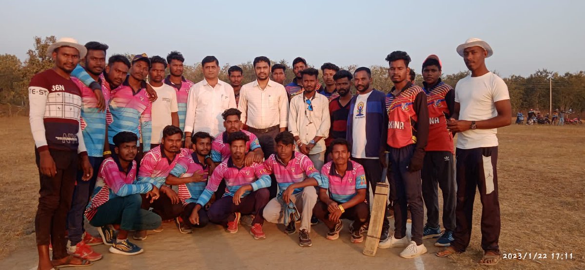 NNuapada's tweet photo. DYO, NYK Nuapada sh @thakur_asis attended as guest of honour of the final day of RSYC Cricket Cup organised by Rising Star Youth Club Tarboard &amp; distributed prizes to winner &amp; runner teams
#cricketturnament 
@YASMinistry @Nyksindia @NYKS_Odisha  @ianuragthakur  @thakur_asis https://t.co/vNqLMTsW60