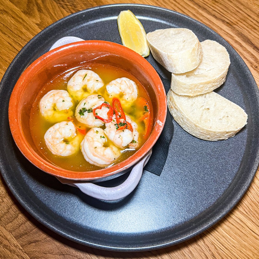 flaginnwivenhoe's tweet photo. “We enjoyed a really relaxed evening full of good food, exquisite cocktails and unbeatable service. The restaurant is truly magnificent and will leave you wanting to return!”

So proud of this #review from the @EssexFoodies after they joined us for food and drinks recently! https://t.co/CqHdnLLl2M