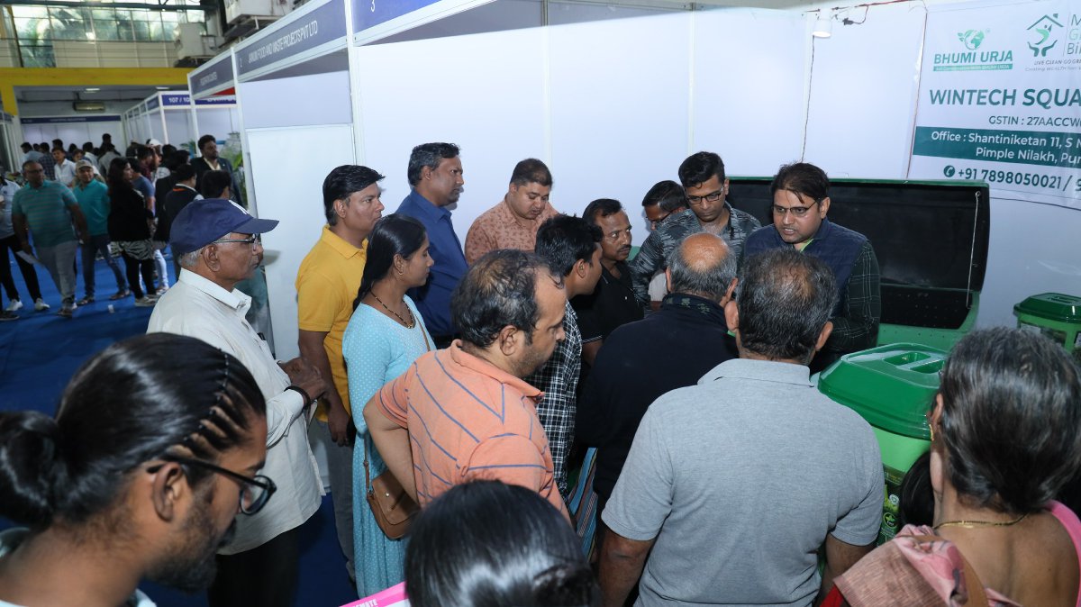 pcmcindiagovin's tweet photo. Citizens of Pimpri Chinchwad visited the #RecyclingAndWasteExpo2023, people are exicited to know about the concept and technology of Home Composting. #SwachhPCMC #SwachhBharat #SwachhSurvekshan #homecomposting #recycling https://t.co/v1CXIPzxr4