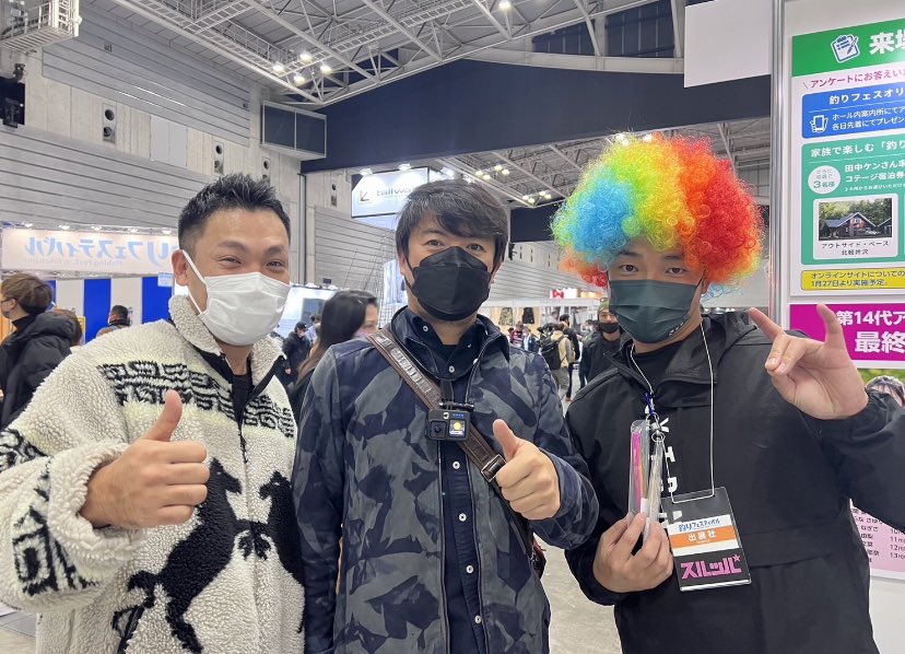 SURPPAsurppa's tweet photo. 釣りフェスの思い出編
村岡さんとスルッパ❣️
ありがとうございます🙏
#スルッパ
#surppa
#釣りフェス
#bluebule
#マサッチ釣りチャンネル
#ブルーブルー
#シーバスルアー
#ソルトルアー https://t.co/aWuUuOnyfz