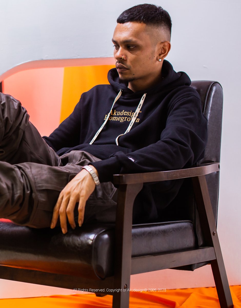 Akudesign™ Homegrown | New Arrival
_
Kami hadirkan produk terbaru yang dikenali sebagai Oversized Tshirt &amp; Pullover Hoodie Kuantiti yang sangat limited dan no reproduce.
_
Akan available di Akudesign™ Homegrown Shop Launching pada 28th January 2023 jam 3.00 petang. See you!