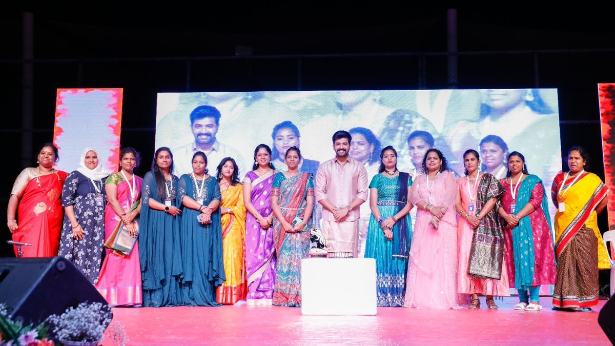 wit_ladies's tweet photo. Here are some exclusive stills from Dubai Pongal Celebration๐๐by @wit_ladies
#arunvijay #rajalakshmi #senthilganesh #vjadams #rjarchana #witladies https://t.co/XlG0mfM6bX