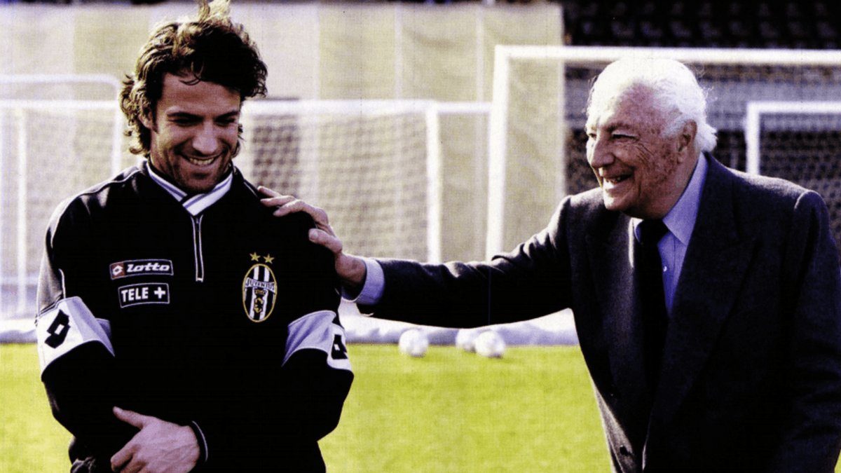 juventusfc's tweet photo. «La Juve è per me l'amo­re di una vita intera, motivo di gioia e orgoglio, ma anche di delusione e frustrazione, comunque emozioni forti, come può dare una vera e infinita storia d'amore». https://t.co/0Ul48ehdtj