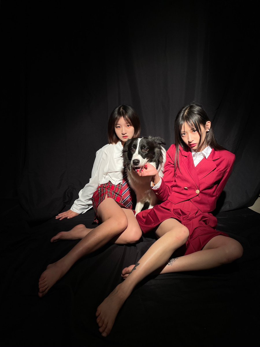 with 追星成功的我的女粉丝林恩的女朋友 https://t.co/Z4Mxq4UKAO