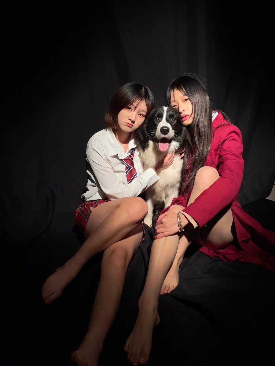 with 追星成功的我的女粉丝林恩的女朋友 https://t.co/Z4Mxq4UKAO