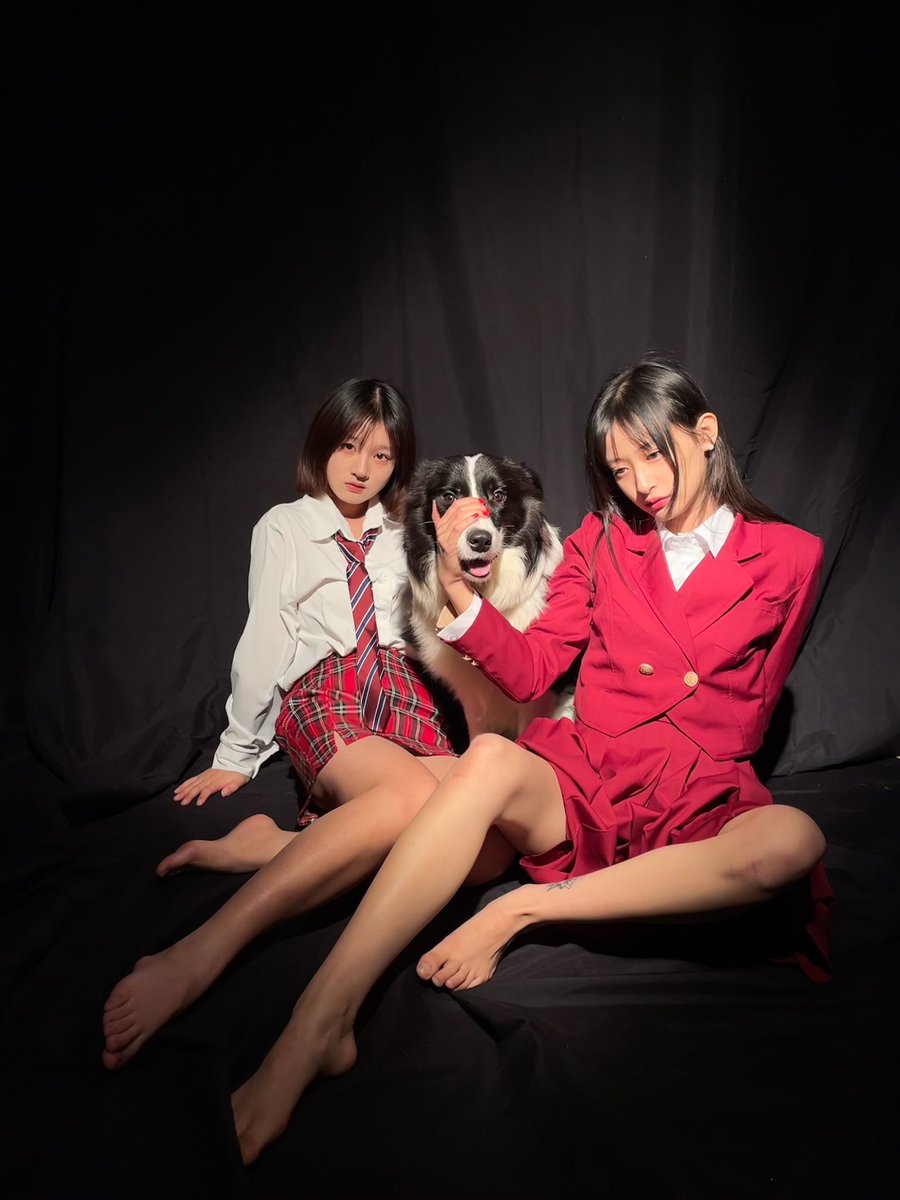 with 追星成功的我的女粉丝林恩的女朋友 https://t.co/Z4Mxq4UKAO