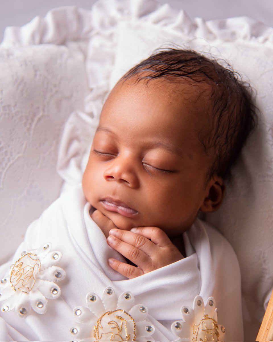 junelo_el's tweet photo. The more babies I photograph, the softer I've become🥰. They get my heart always.  
Photo: @junelo_el 
Pls like &amp; rtw dears. T for thanks 😘 https://t.co/D8NTNkyiCG