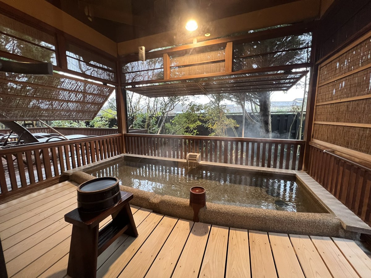yosk3737's tweet photo. 雨情草庵に♨️ https://t.co/JYDykAEU8r