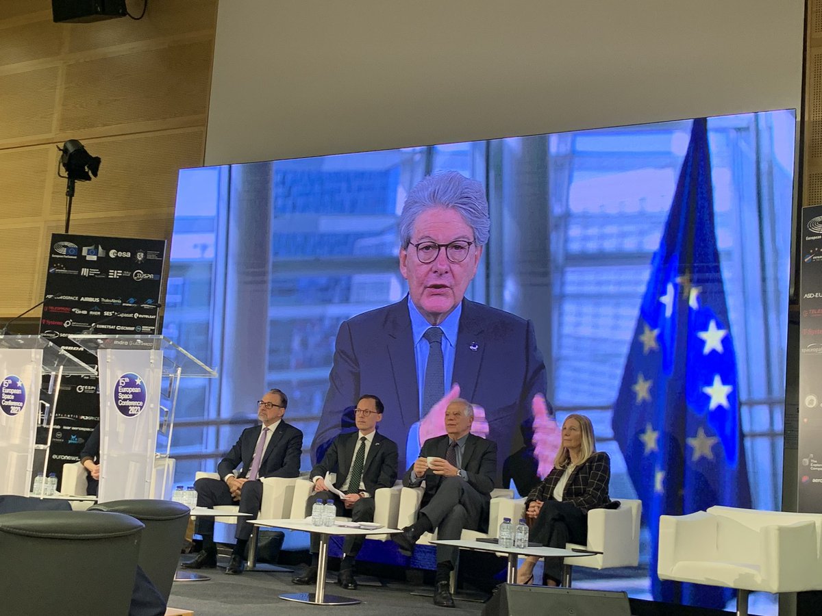 Guidelab's tweet photo. #Euspaceconference @ThierryBreton 4 key priorities in 2023

1- Iris2: moving quickly to procurement 
2- innovation: leveraging CASSINI to turn EU as hub for space entrepreneurs 
3- space/defence: turning space into a strategic domain
4- EU space law: ensuring common set of rules https://t.co/XtLseClFWx