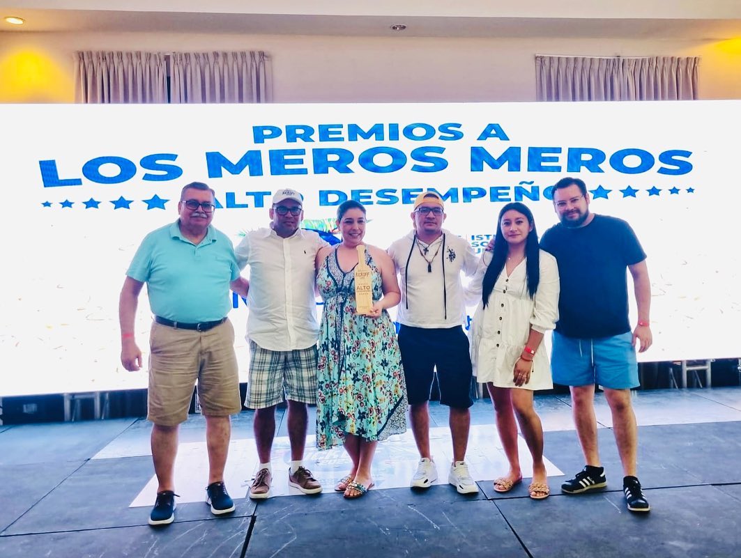 istmaniahn's tweet photo. KICK OFF 2023 en las bellas playas de TELA marcando el inicio de un año lleno de metas, retos y objetivos que lograremos con trabajo en equipo, esfuerzo, innovación y pasión por lo que hacemos. Somos ISTMANIA, somos uno. JUNTOS VAMOS POR MÁS
.
.
#KICKOFF2023 #SomosIstmania https://t.co/xw3cg9be22