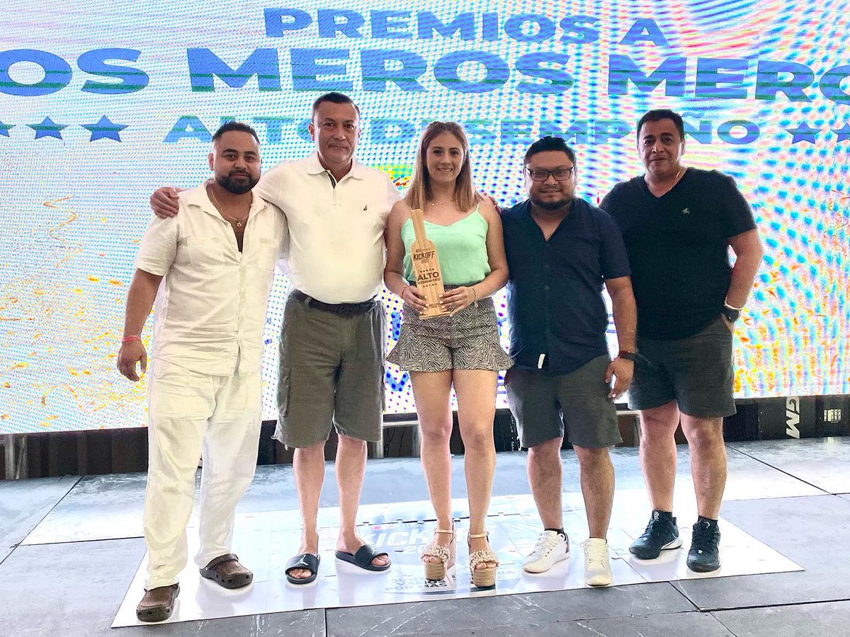 istmaniahn's tweet photo. KICK OFF 2023 en las bellas playas de TELA marcando el inicio de un año lleno de metas, retos y objetivos que lograremos con trabajo en equipo, esfuerzo, innovación y pasión por lo que hacemos. Somos ISTMANIA, somos uno. JUNTOS VAMOS POR MÁS
.
.
#KICKOFF2023 #SomosIstmania https://t.co/xw3cg9be22