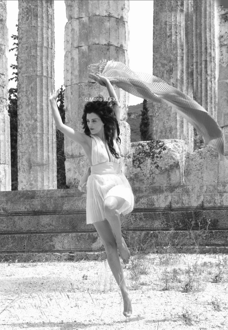 maria_alexea's tweet photo. "those who govern ought not to be lovers of the TASK? For, if they are, there will be rival lovers, and they will FIGHT"
#Plato,The #Republic

#antivaxxers #vaccineinjuries 
#truth #Russia #Putin #Russians #RussianArmy #Greece #Philosophy #ancientgreece #ancientstuff #art #fight https://t.co/vJa7otqHiM