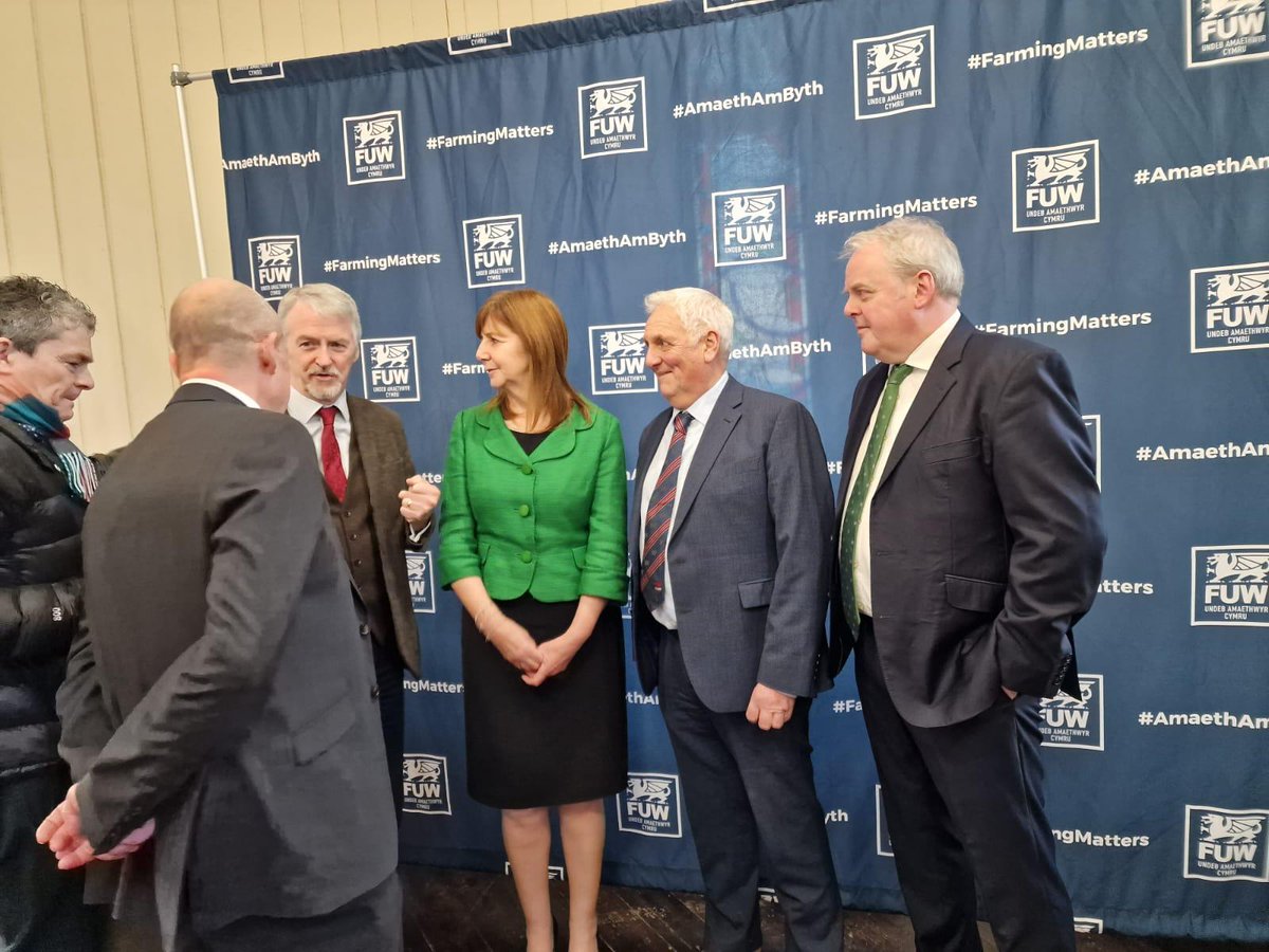 Braf gweld llond lle yng Nghaerdydd ar gyfer #WythbosBrecwastFfermdyUAC. Cyfle i drafod pob peth amaeth a dathlu’r gorau o gynnyrch Cymraeg 🏴󠁧󠁢󠁷󠁬󠁳󠁿 #AmaethAmByth