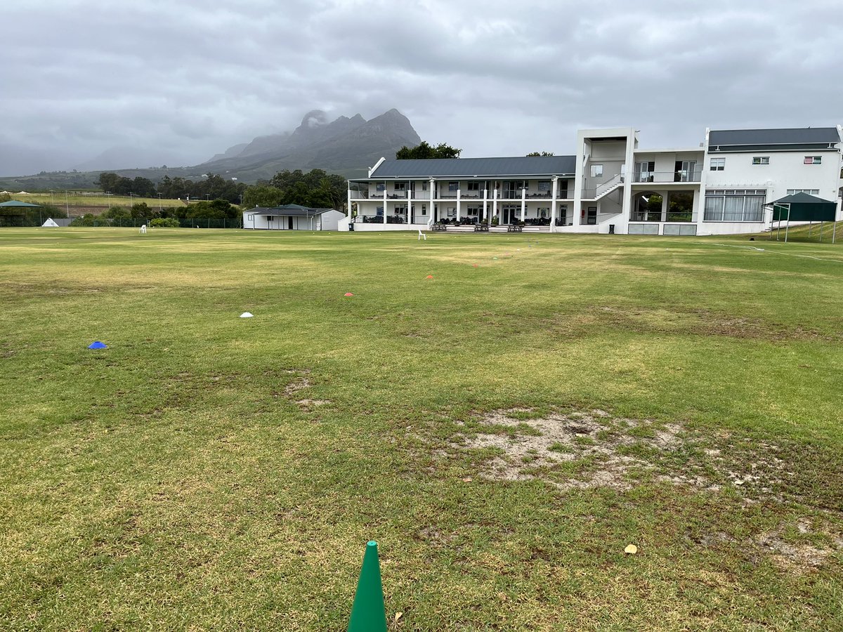 UlandiBarry's tweet image. Athletics trials...no track...no problem! PhysEd is about making plans and solving problems. #comewithsolutions #notproblems

#PhysEd