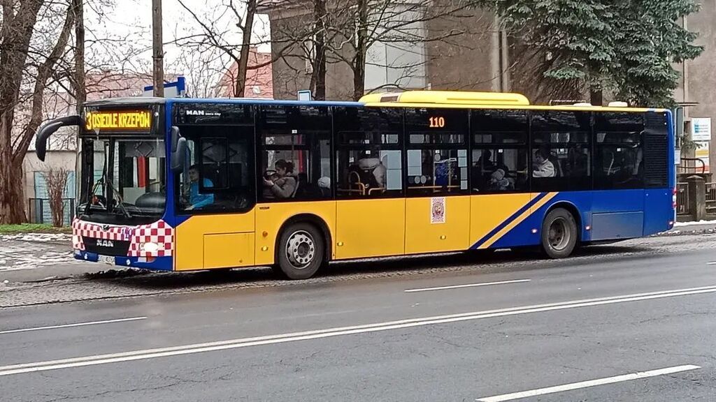 MAN NL293 Lion's City in Głogów, Poland 

#głogów #polska #poland #polen #autobus #bus #pojazd #vehicle #manbus #manlionscity #manmoments instagr.am/p/CnyoVnosxTM/