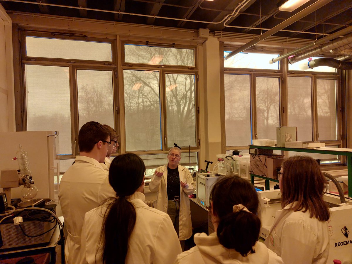 FishAI_'s tweet image. UGENT gave a lworkshop to high school students to promote scientific carreers and in particular tissue engineering towards biomedical applications and sustainability in the framework of Fish-AI on the Chemistry Academy last week. #future #sustainability #fishAI #intestinemodels